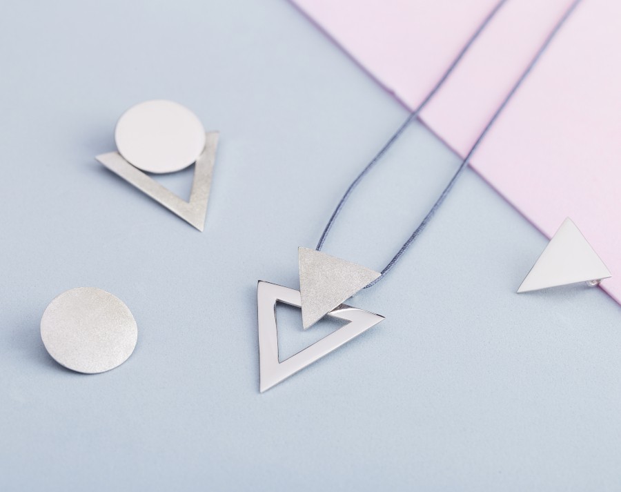 Silverhalsband och örhängen i silver