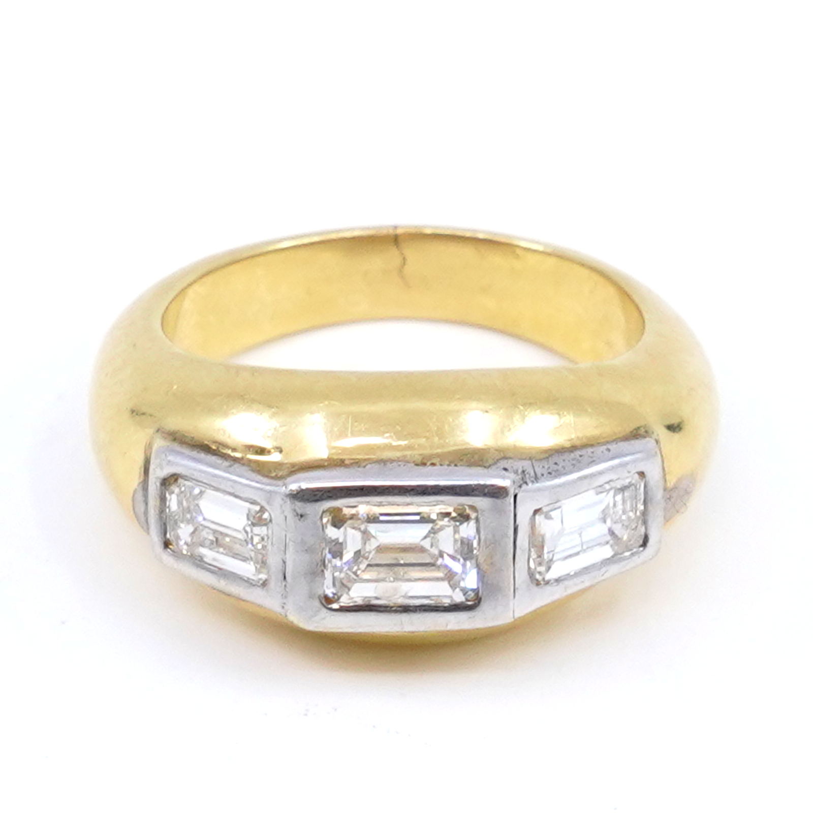 Ring 18K Ø17,50 10,3g med diamanter 2xca0,40ct Piké 1xca0,75ct Si2