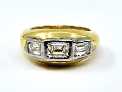 Ring 18K med diamanter 2xca0,40ct 1xca0,75ct