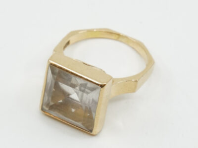 Ring med sten 18K Ø16¾ 7,5g