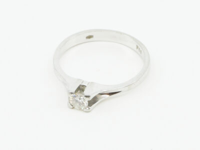 Ring vitguld 18K 2,5g Ø16¾ med diamant 1xc0,20ct