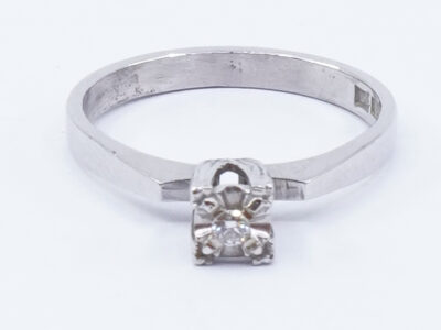 Ring Vitguld 18K 2,9g med diamant 1xca0,03ct