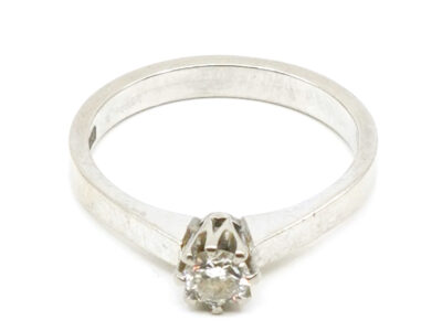 Solitärring 18K med briljant slipad diamant 1xca0,38ct