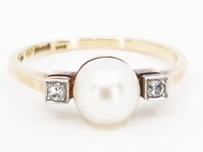 Ring tvåfärgad Guld 18K 3,1g Ø17¼ med pärla samt gammalslipade diamanter 2xca0,02ct