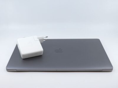 Dator Apple macbook pro 2017 modell:A1707 16Gb RAM core i7 256SSD