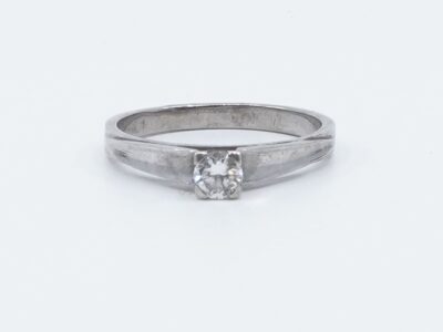 Ring vitguld 18K