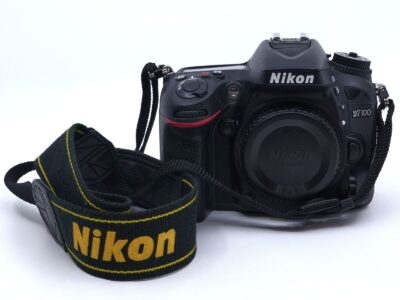 Kamerahus Nikon D7100 & objektiv Nikon DX AF-S Nikkor 18-105mm, objektiv Sigma 18-35mm m.m.