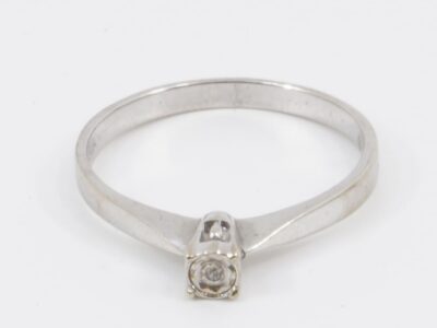 Ring vitguld med diamant 1xca0,005ct 18K 1,9g Ø16,75