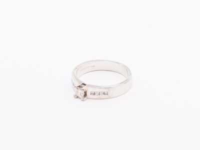 Ring Vitguld 18K