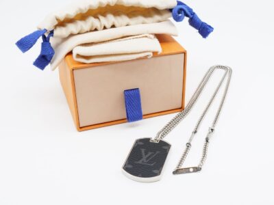 Halskedja Louis Vuitton Canvas Eclipse Plate Necklace Längd 66cm Bredd 3mm