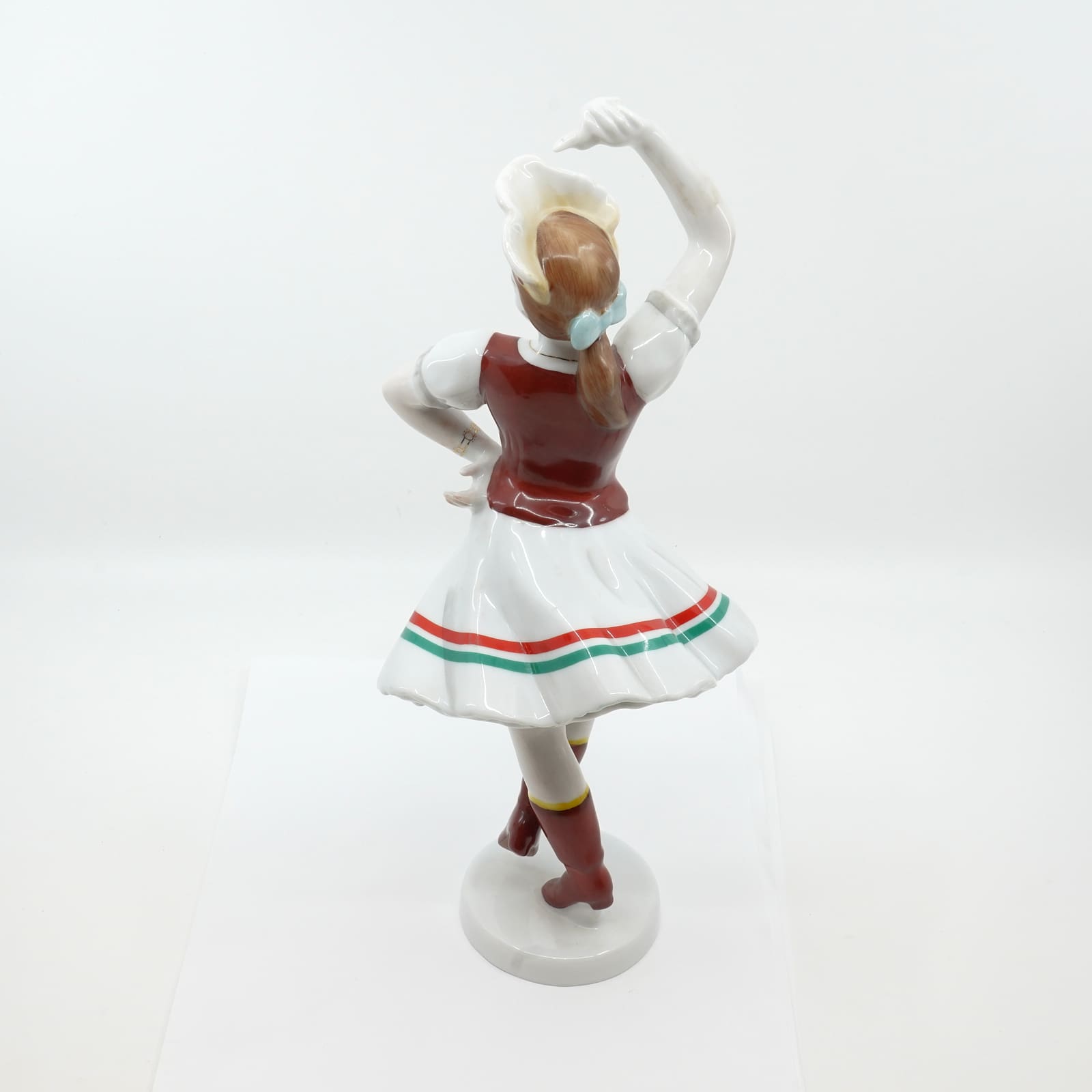 Figurin Hollóháza "Dancing Queen"