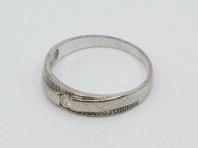 Ring Vitguld 18K Med diamanter