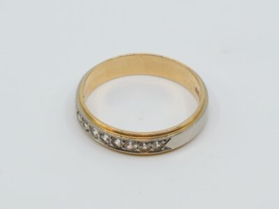 Ring Tvåfärgat Guld 18K Med vita stenar