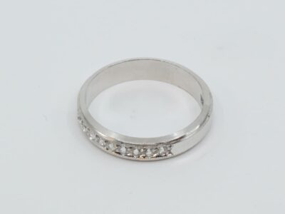 Ring Vitguld 18K Med stenar