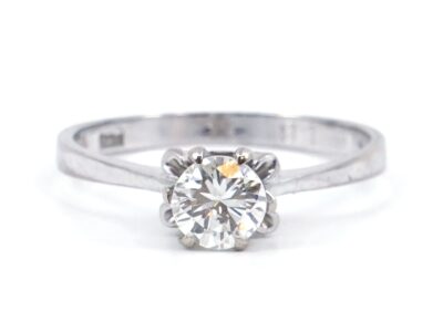 Ring Vitguld 14K 2,2g Ø17 Med diamant 1xca0,6ct