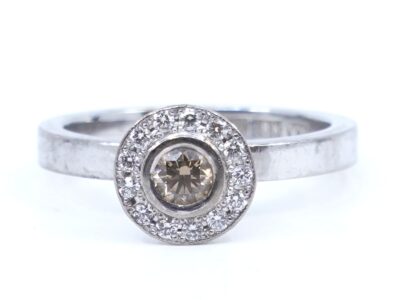 Ring Vitguld 18K 5,9g Ø17 med dia