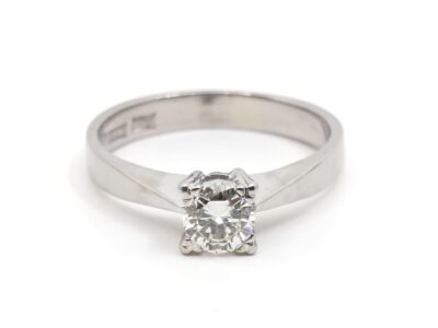 Ring vitguld 18K med diamant