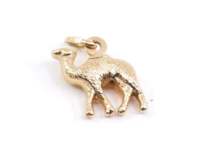 Hänge dromedar guld 18K 1,1g Bredd 17mm Höjd 19mm