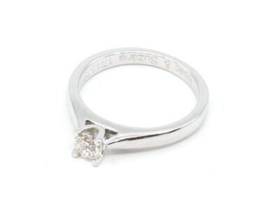 Ring Vitguld 18K Med diamant