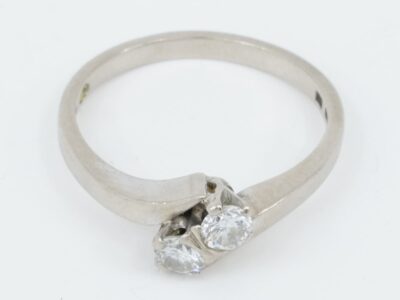 Tvillingring vitguld 18K Ø17,5 med diamanter