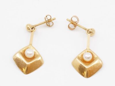 Örhängen 18K Höjd 22mm med pärlor