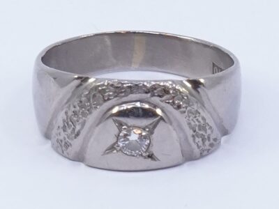 Ring Vitguld 18K 5,1g Ø16¾ med diamant