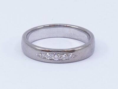 Ring Vitguld 18K 4,0g Ø15¾ med diamanter