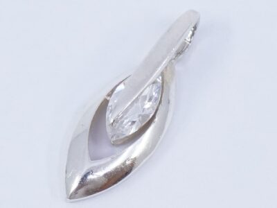 Hänge Silver S925 1,1g Bredd 8mm Höjd 21mm med sten