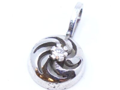Vitguldshänge med diamant 1x ca 0,02ct