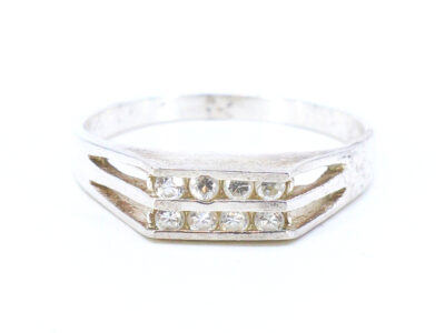 Silverring med stenar