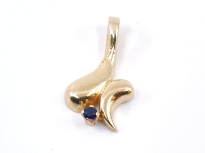 Hänge Guld 18K 1,8g Höjd 19mm med sten, Alton