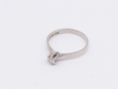 Ring Vitguld 18K