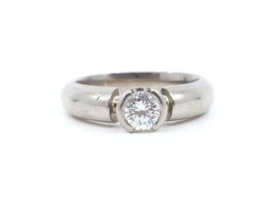 Ring med diamant
