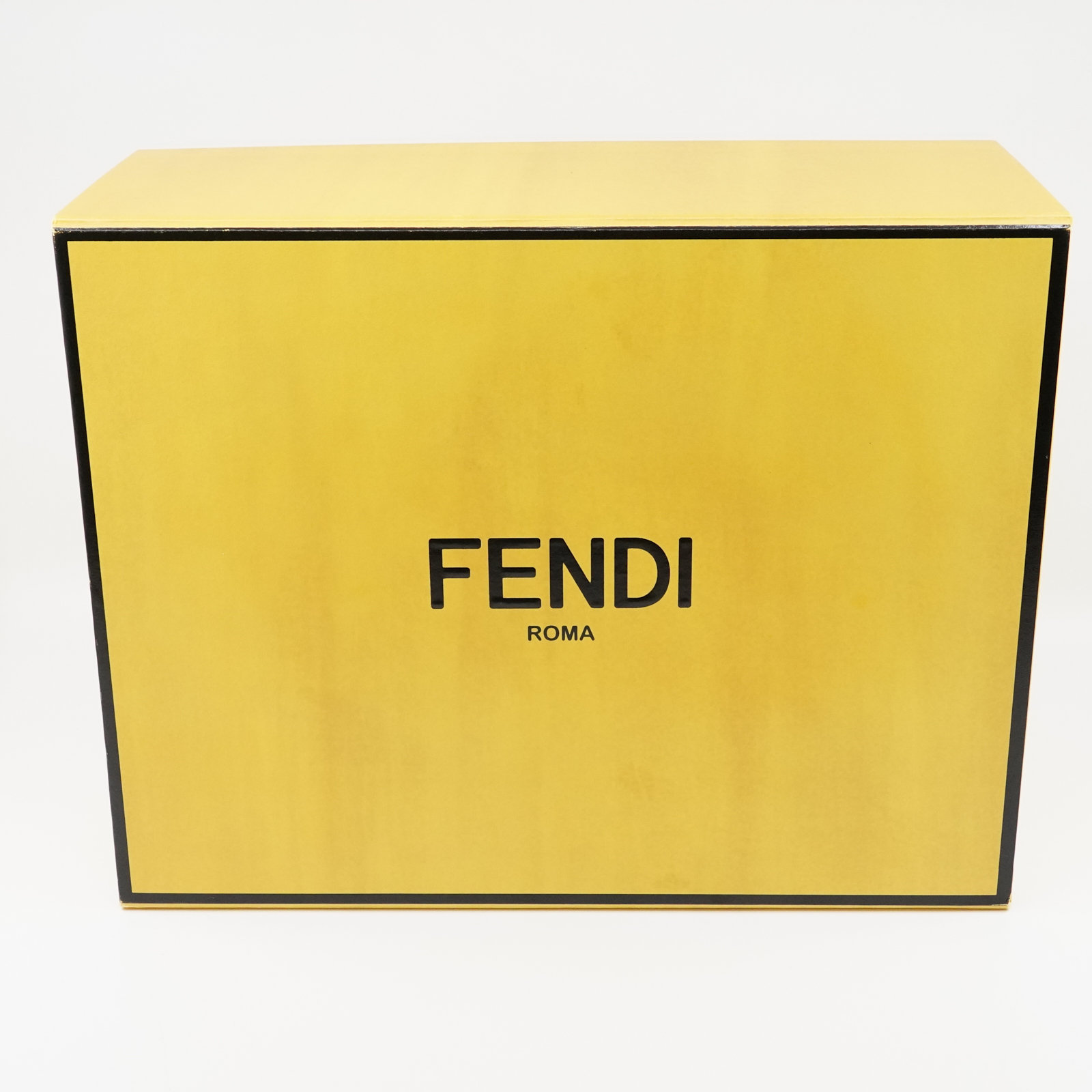 Handväska Fendi Baguette Midi