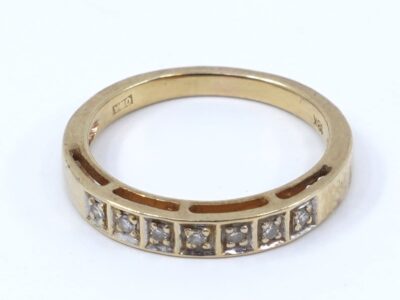 Ring med diamanter