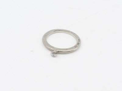 Ring Vitguld 18K 3,4g Ø16¼ med diamant Sandberg
