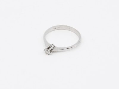 Ring Vitguld 18K