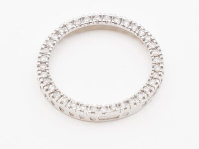Hänge Vitguld 14K 2,3g Höjd 25mm Bredd 25mm, med diamanter ca30xca0,01ct