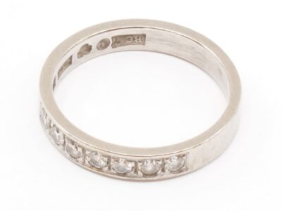 Ring Vitguld med diamanter 18K 2,7g Ø15½