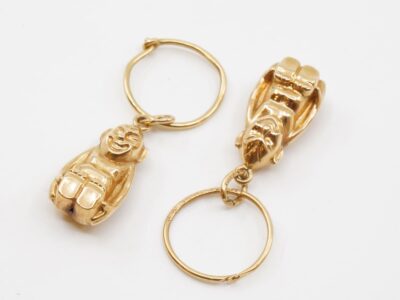 Örhängen Guld 18K Ringar med hängen "figurer"