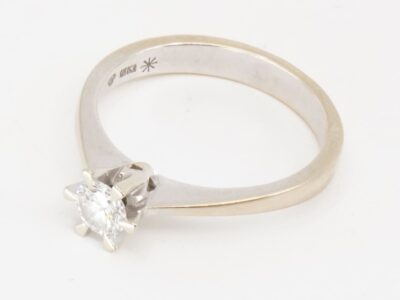 Ring Vitguld 18K Ø17½ med diamant