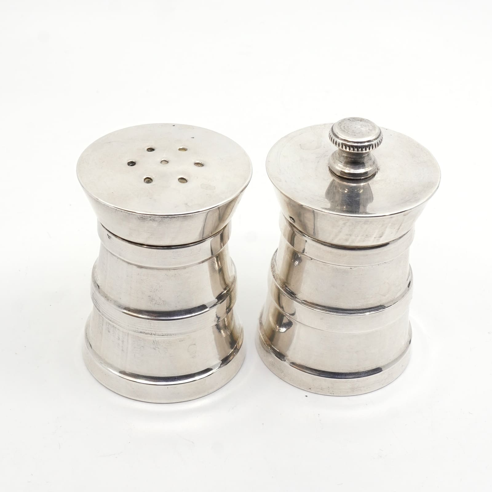 Set med saltkar och pepparkvarn Tiffany & Co silver S925 med insida i trä totalvikt 121,9g