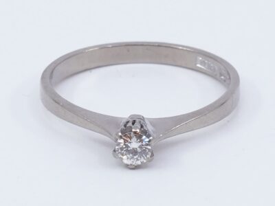 Ring Vitguld 18K med diamanter