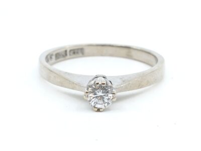 Ring Vitguld 18K Ø17,25 med diamant 1xca0,24ct