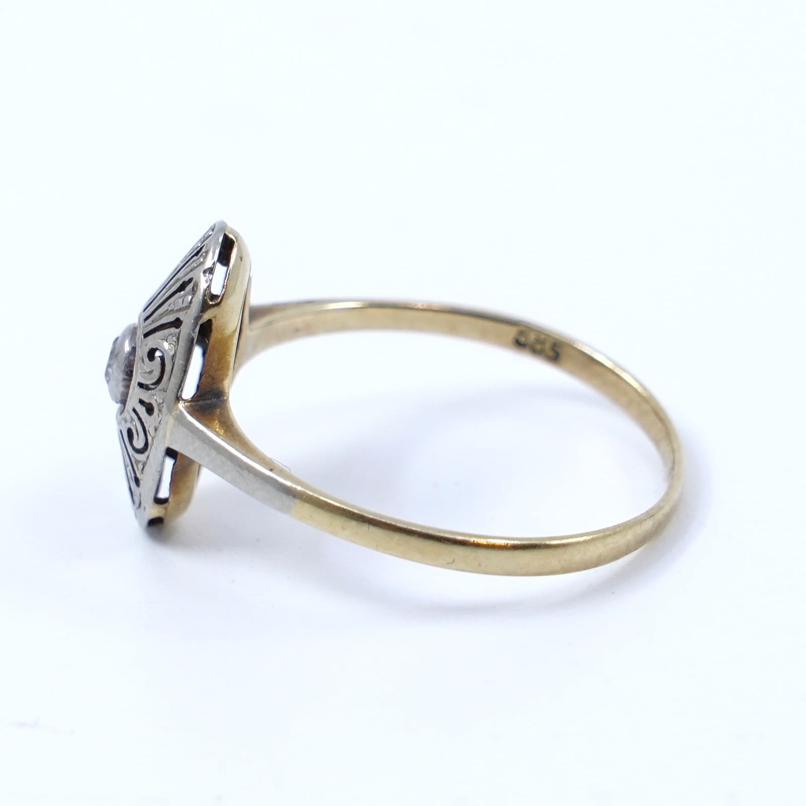 Ring Guld 14K 1,1g Ø15,75 Med diamant 1x0,01ct