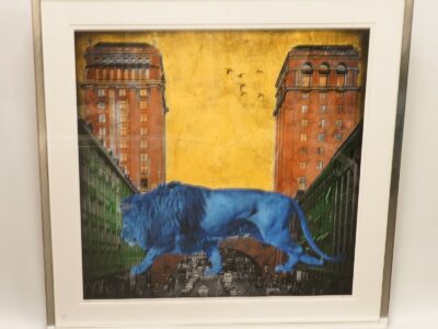 Litografi Lars Tunebo King in The City inramad Mått: 89 x 89 cm.
