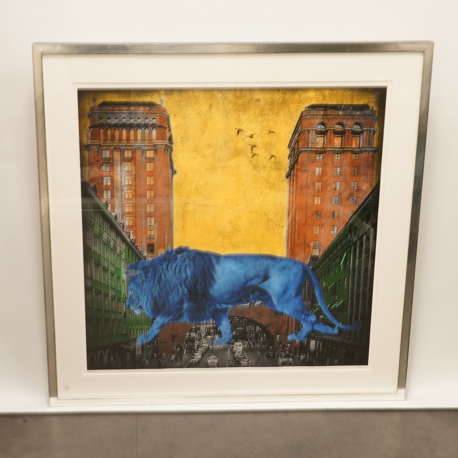 Litografi Lars Tunebo King in The City inramad Mått: 89 x 89 cm.