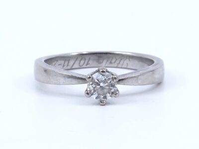 Ring Vitguld 18K