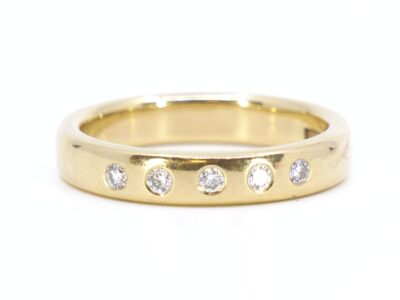 Guldring med diamanter 6x ca 0,03ct