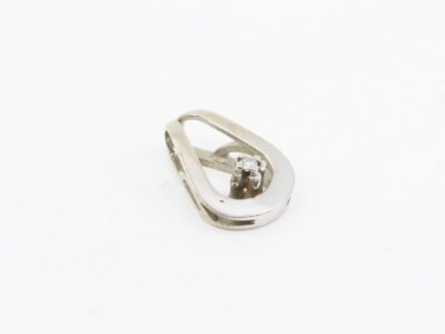 Hänge Vitguld 18K 1,3g